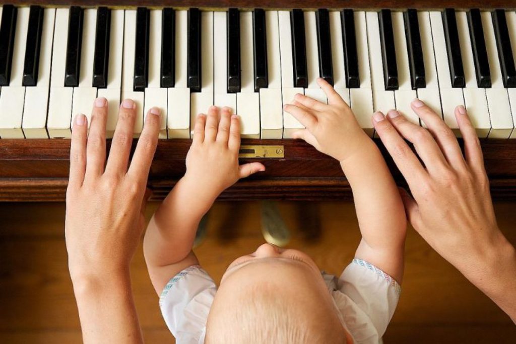 Занятия музыкой для детей